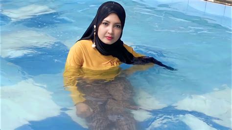 Bokep Indo Ngintip Kamar Ganti Kolam Renang 2 » SIBOKEP.